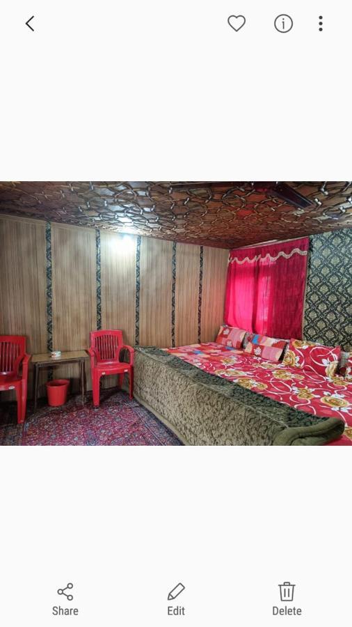 Island Homestay Srinagar (Jammu and Kashmir)